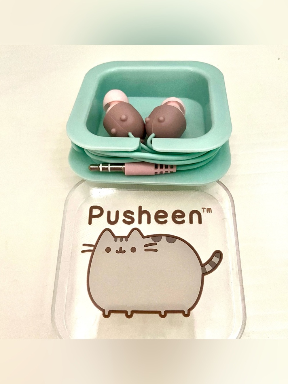 Pusheen in-ear corded headphones